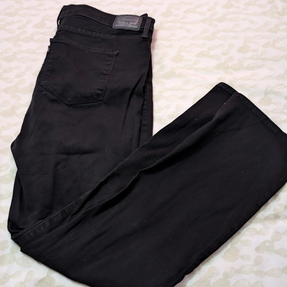 Woman's Levi's 314 shaping straight jeans - Picture 2 of 3